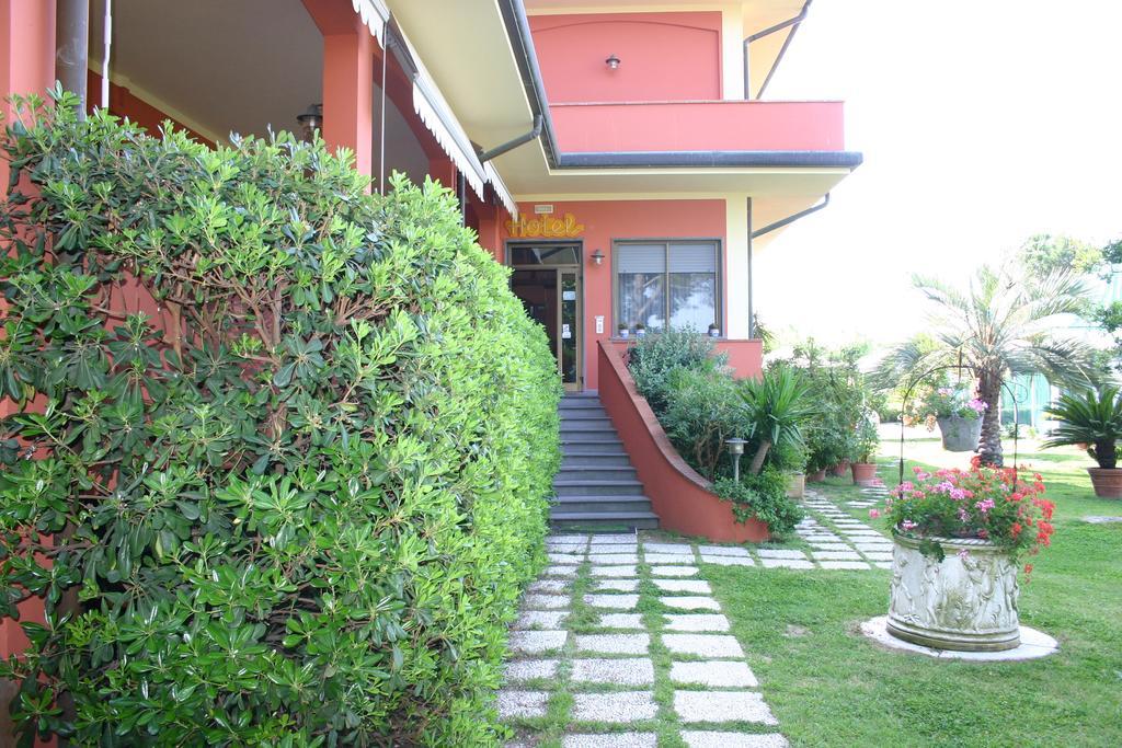 Hotel Le Rotonde Massaciuccoli Εξωτερικό φωτογραφία